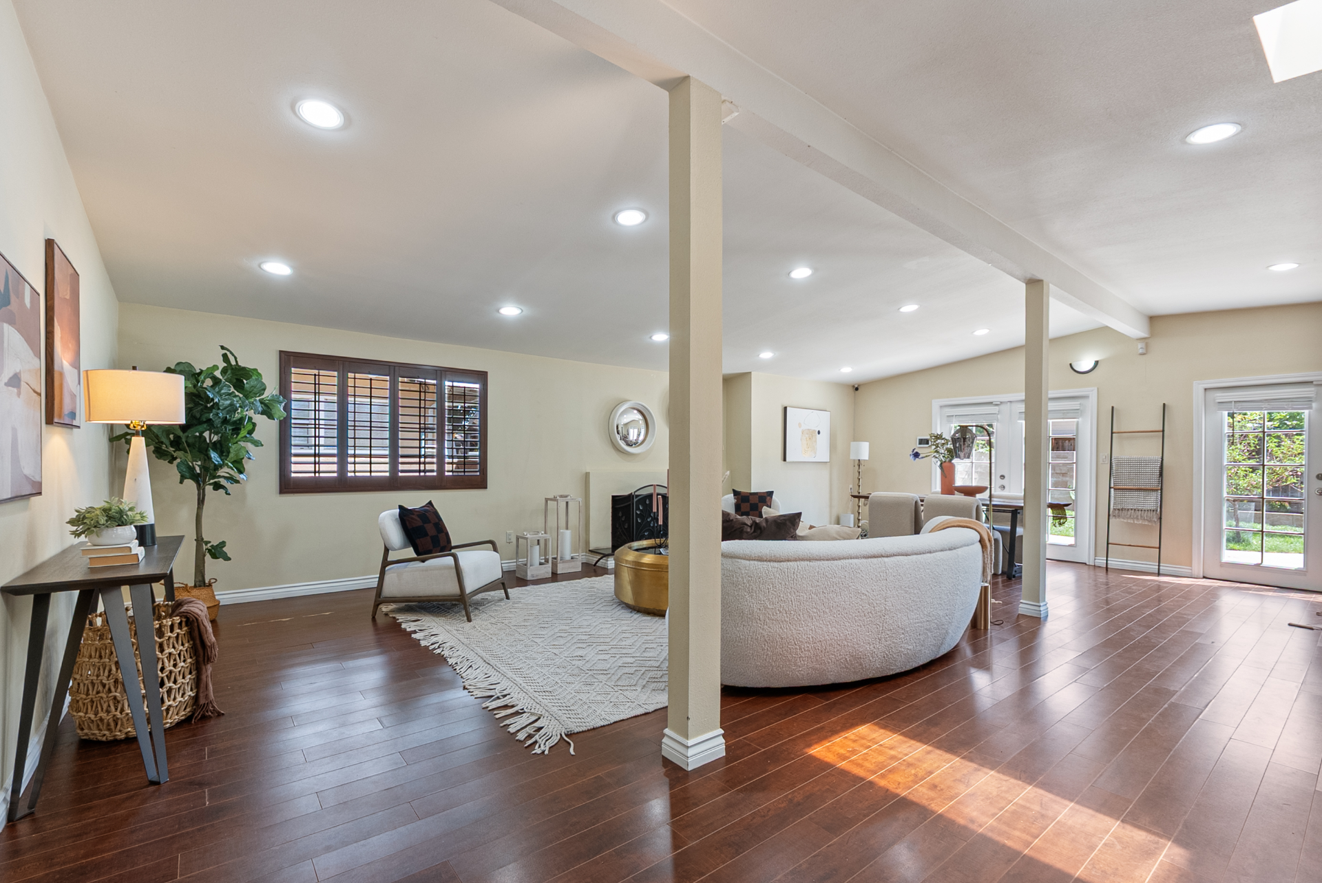 7740 Lindley Ave gallery image 60