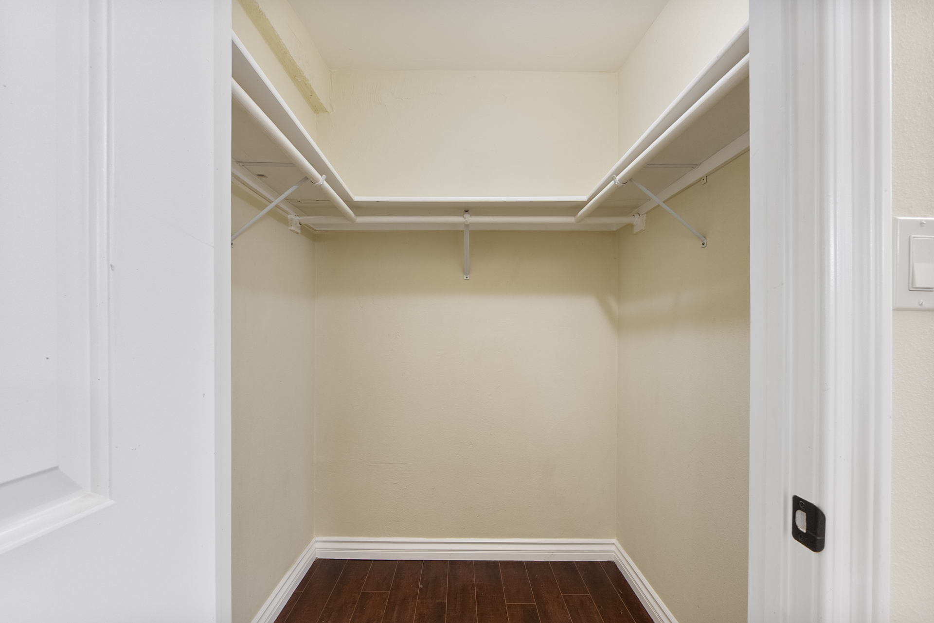 7740 Lindley Ave gallery image 41
