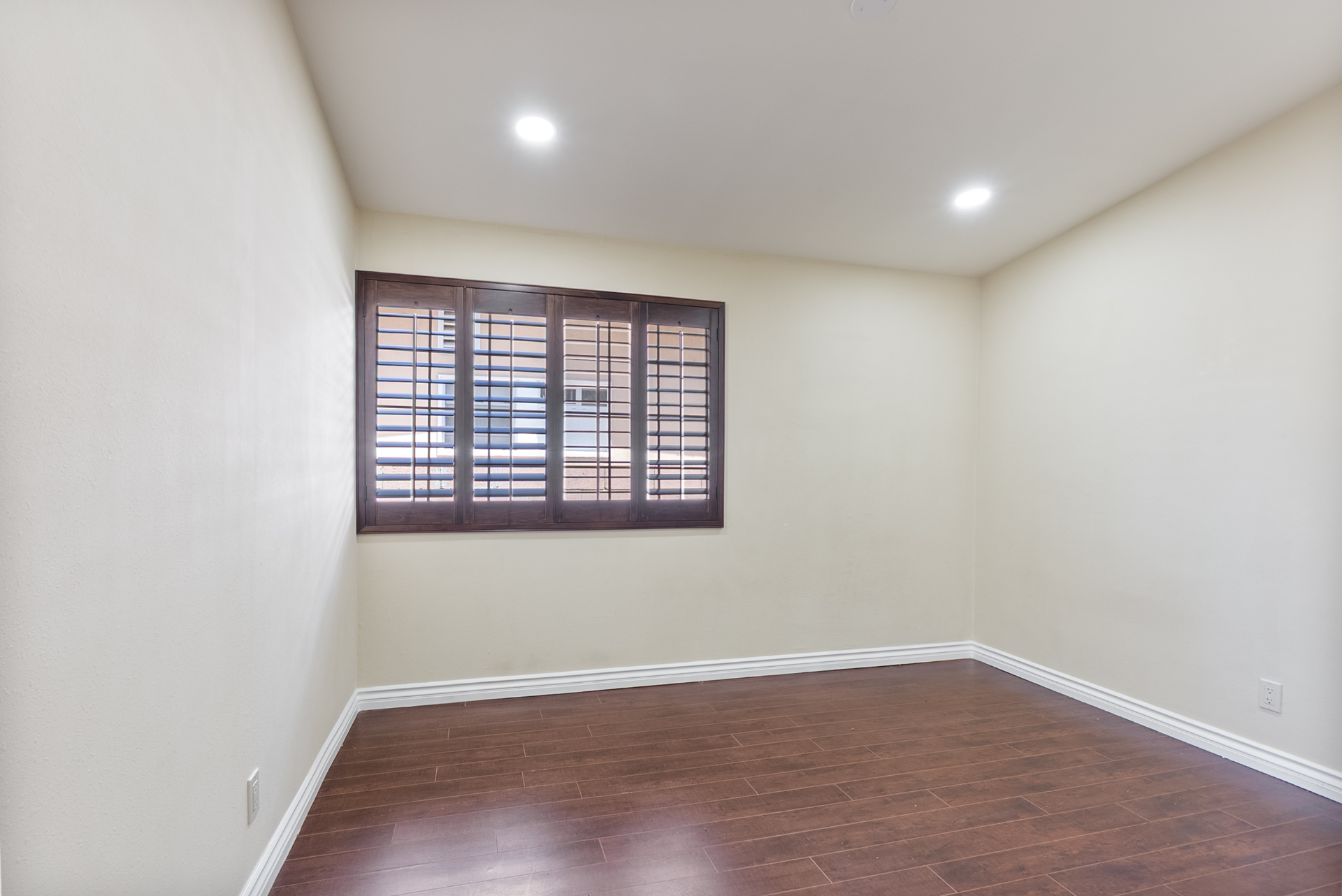 7740 Lindley Ave gallery image 37