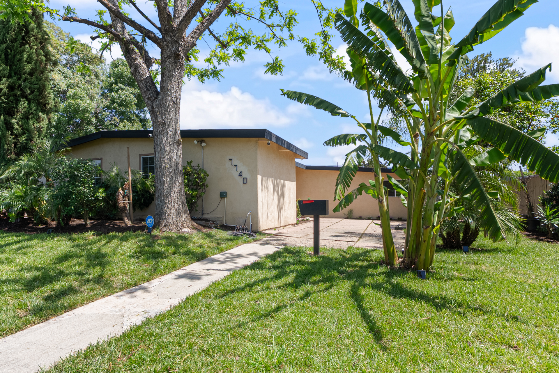 7740 Lindley Ave gallery image 28