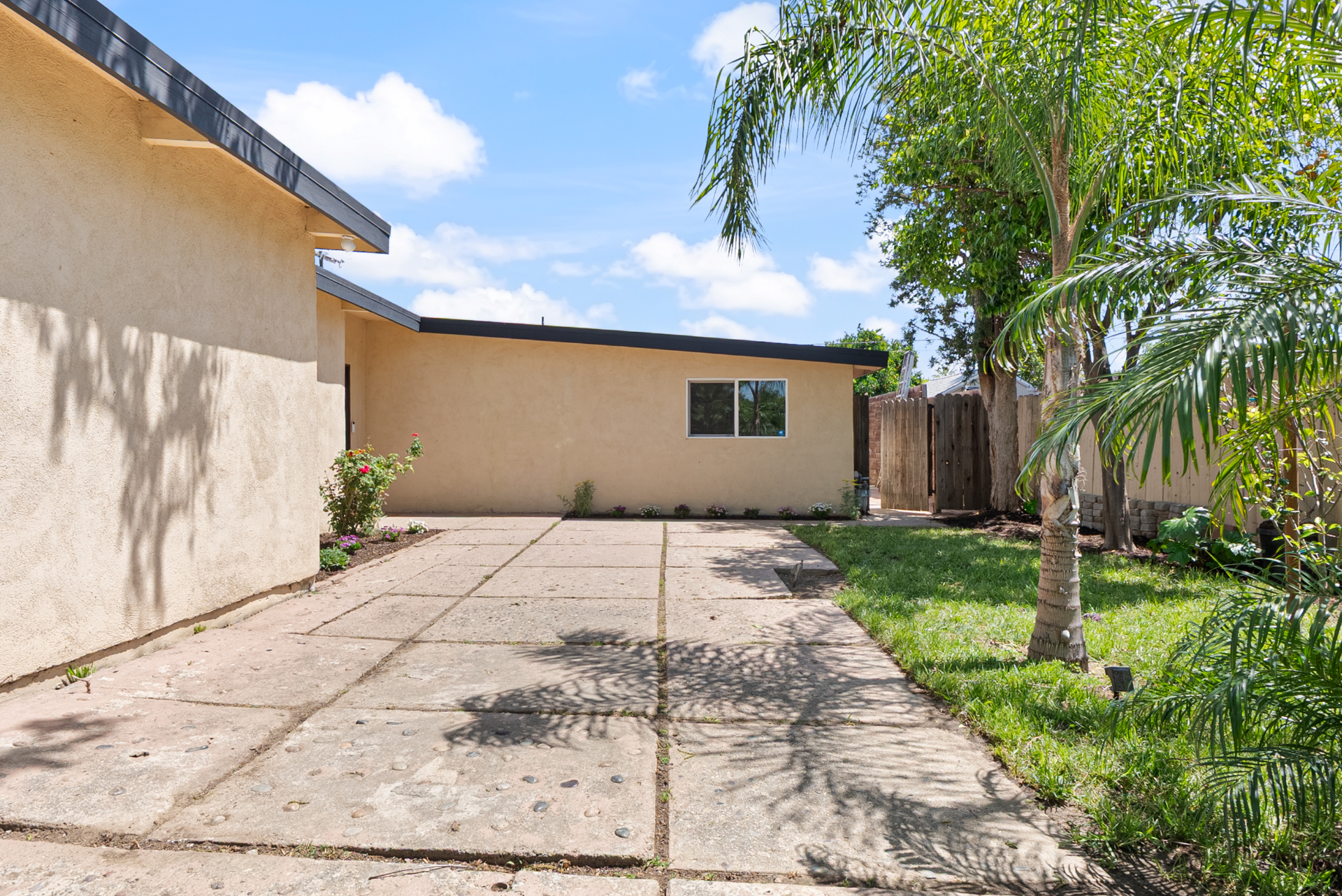 7740 Lindley Ave gallery image 26