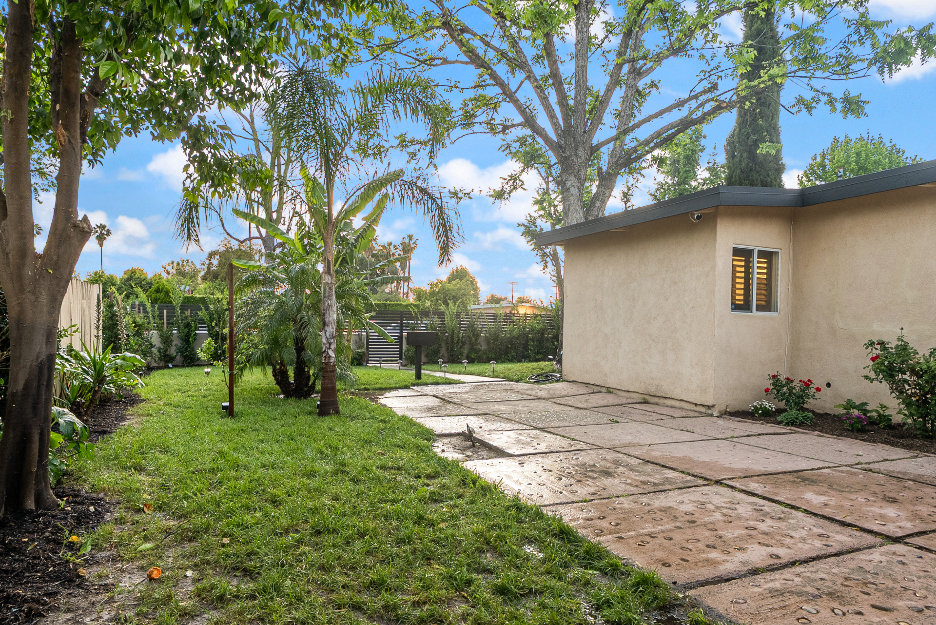 7740 Lindley Ave gallery image 11