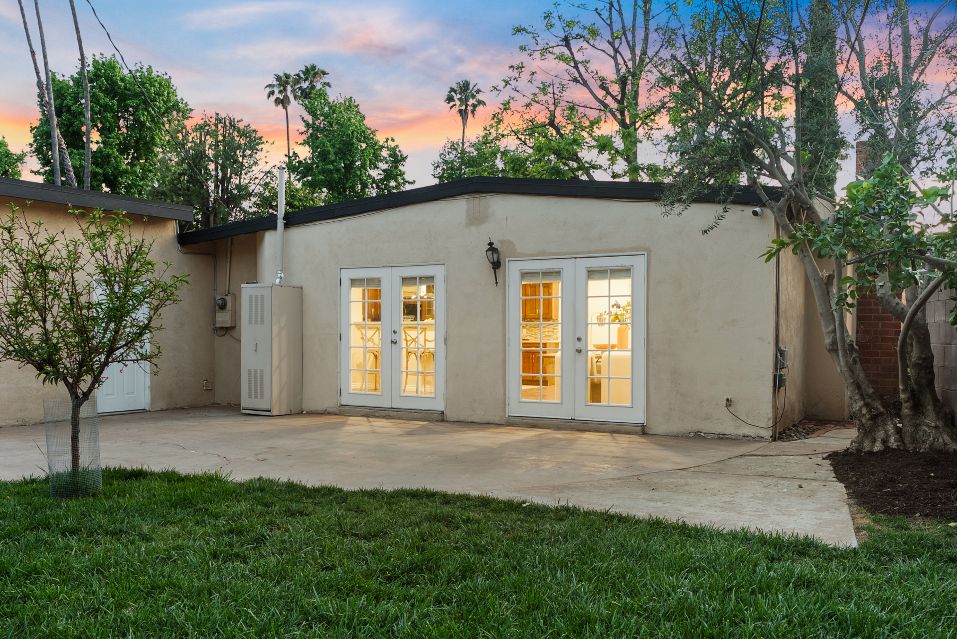 7740 Lindley Ave gallery image 6
